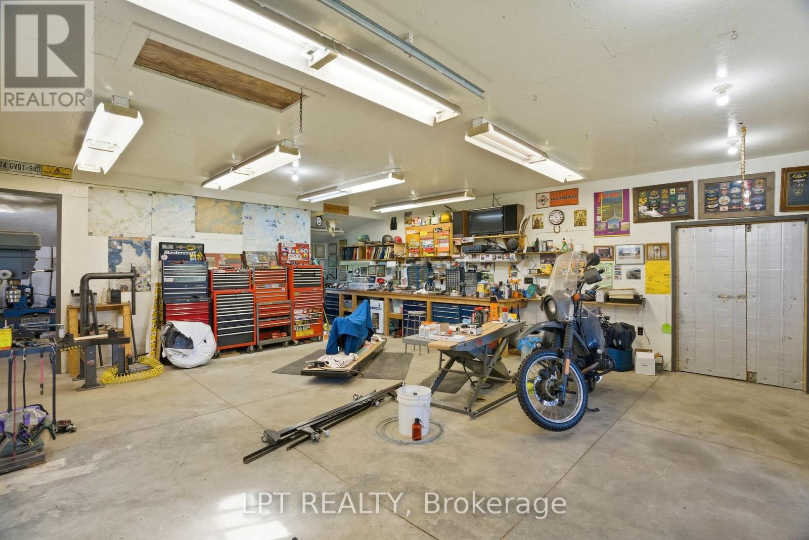 32299 Sylvan Road, North Middlesex, Ontario  N0M 2N0 - Photo 34 - X13098878