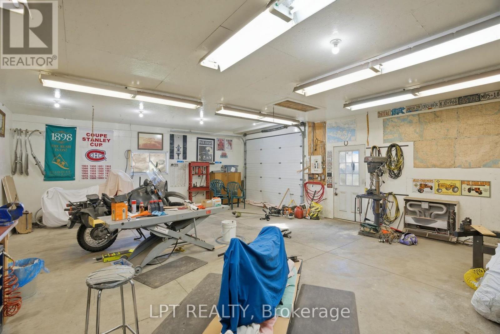 32299 Sylvan Road, North Middlesex, Ontario  N0M 2N0 - Photo 35 - X13098878