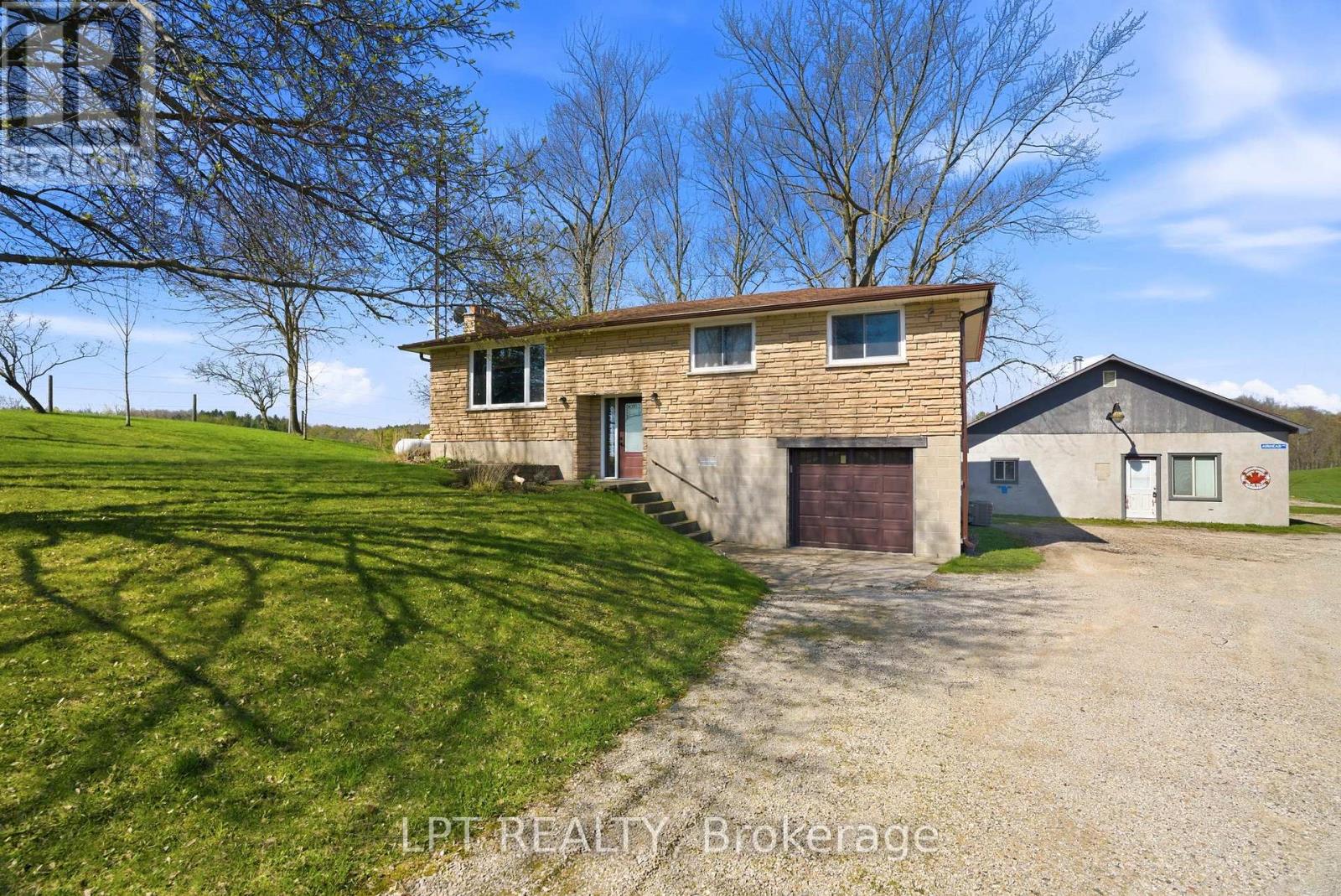 32299 Sylvan Road, North Middlesex, Ontario  N0M 2N0 - Photo 6 - X13098878