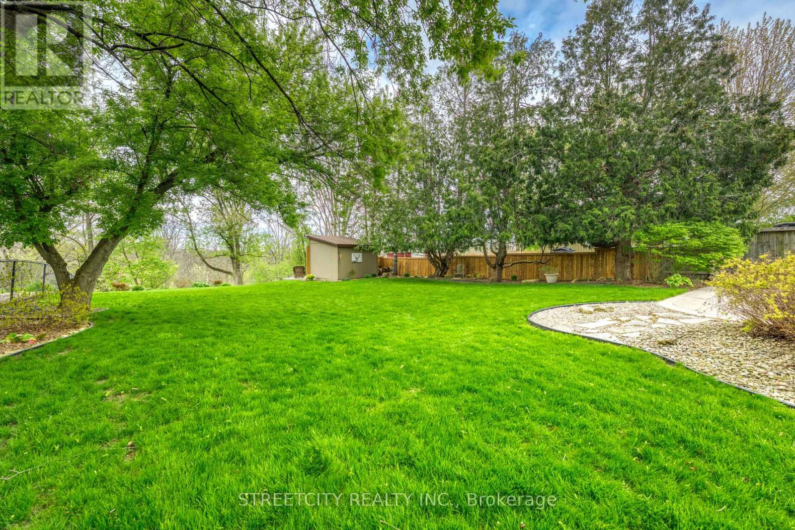 4332 Petrolia Line, Enniskillen, Ontario  N0N 1R0 - Photo 10 - X13098940