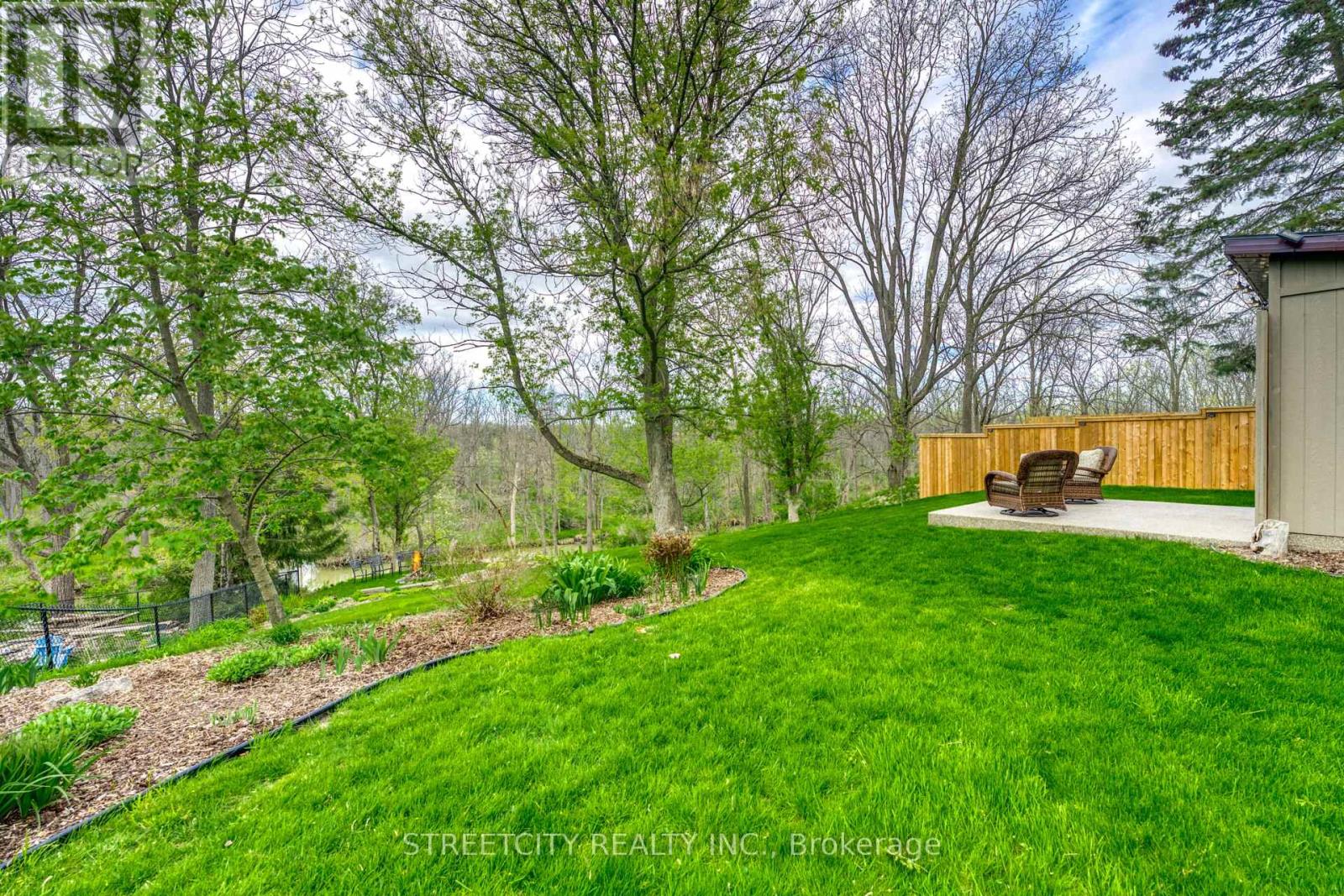 4332 Petrolia Line, Enniskillen, Ontario  N0N 1R0 - Photo 12 - X13098940