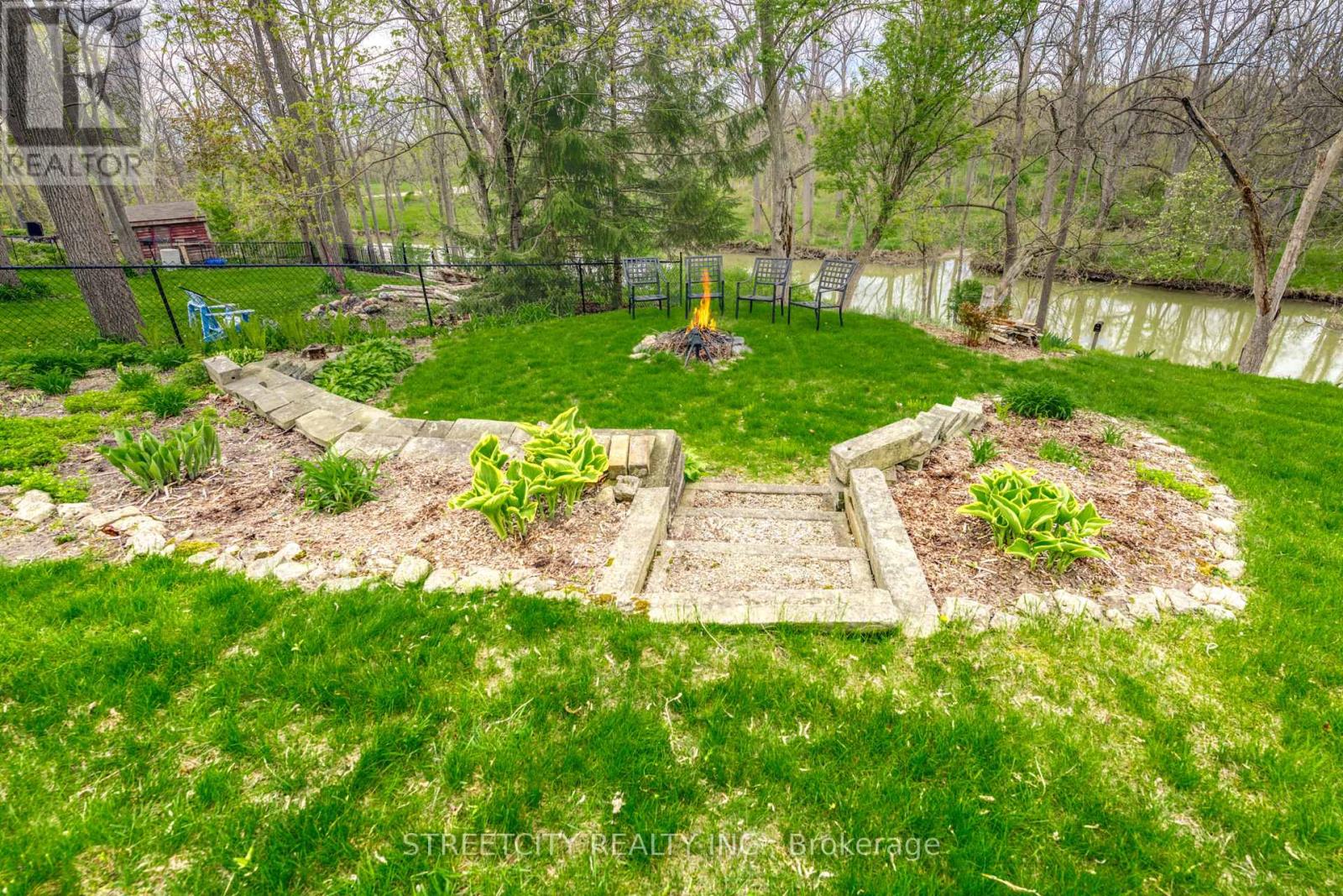 4332 Petrolia Line, Enniskillen, Ontario  N0N 1R0 - Photo 15 - X13098940