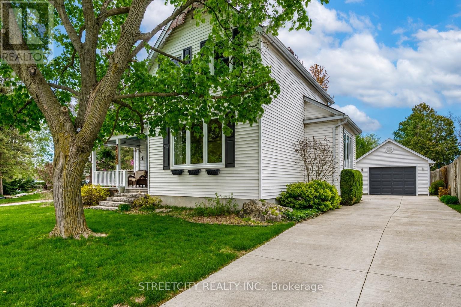 4332 Petrolia Line, Enniskillen, Ontario  N0N 1R0 - Photo 3 - X13098940
