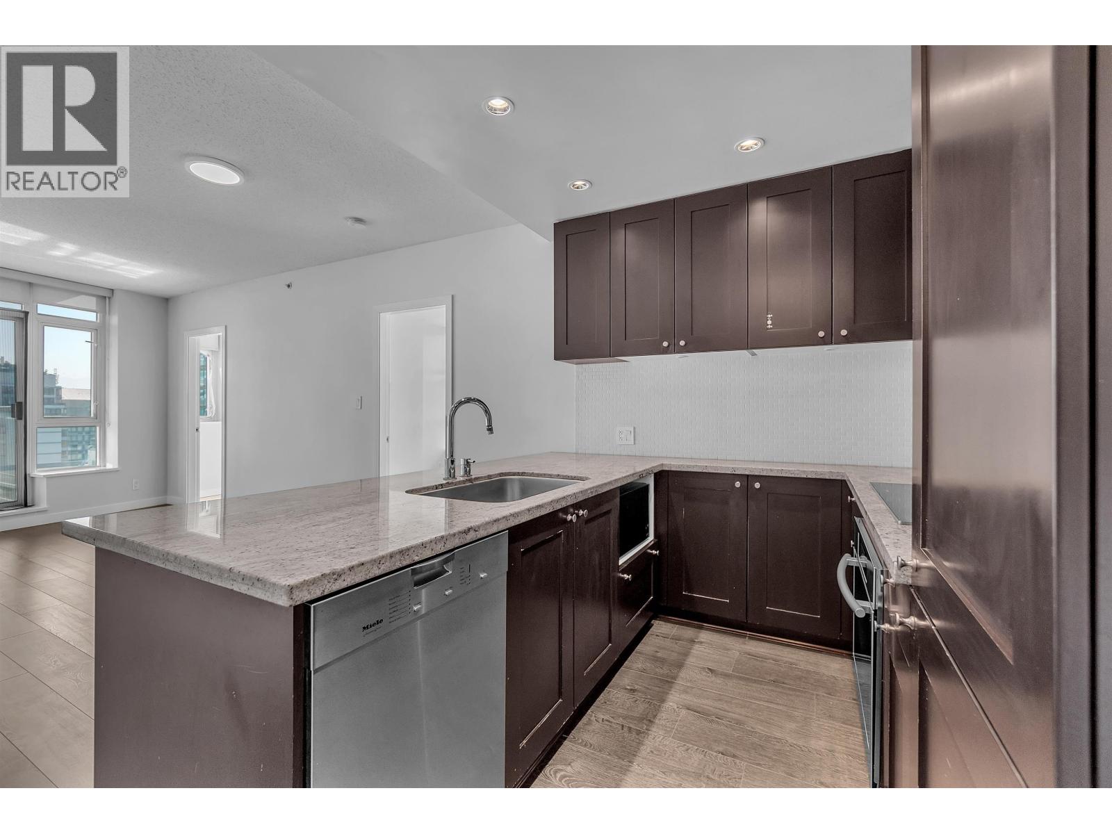 1404 821 Cambie Street, Vancouver, British Columbia  V6B 0E3 - Photo 2 - R3120996