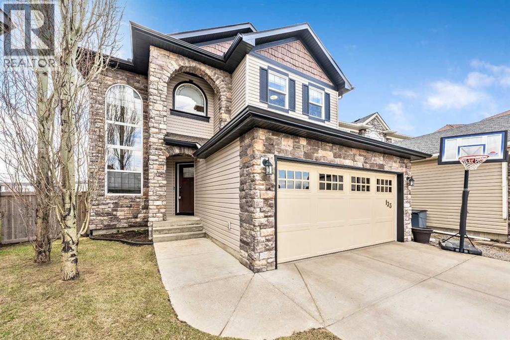 133 Channelside Cove SW, Airdrie, Alberta  T4B 2J1 - Photo 2 - A2306073