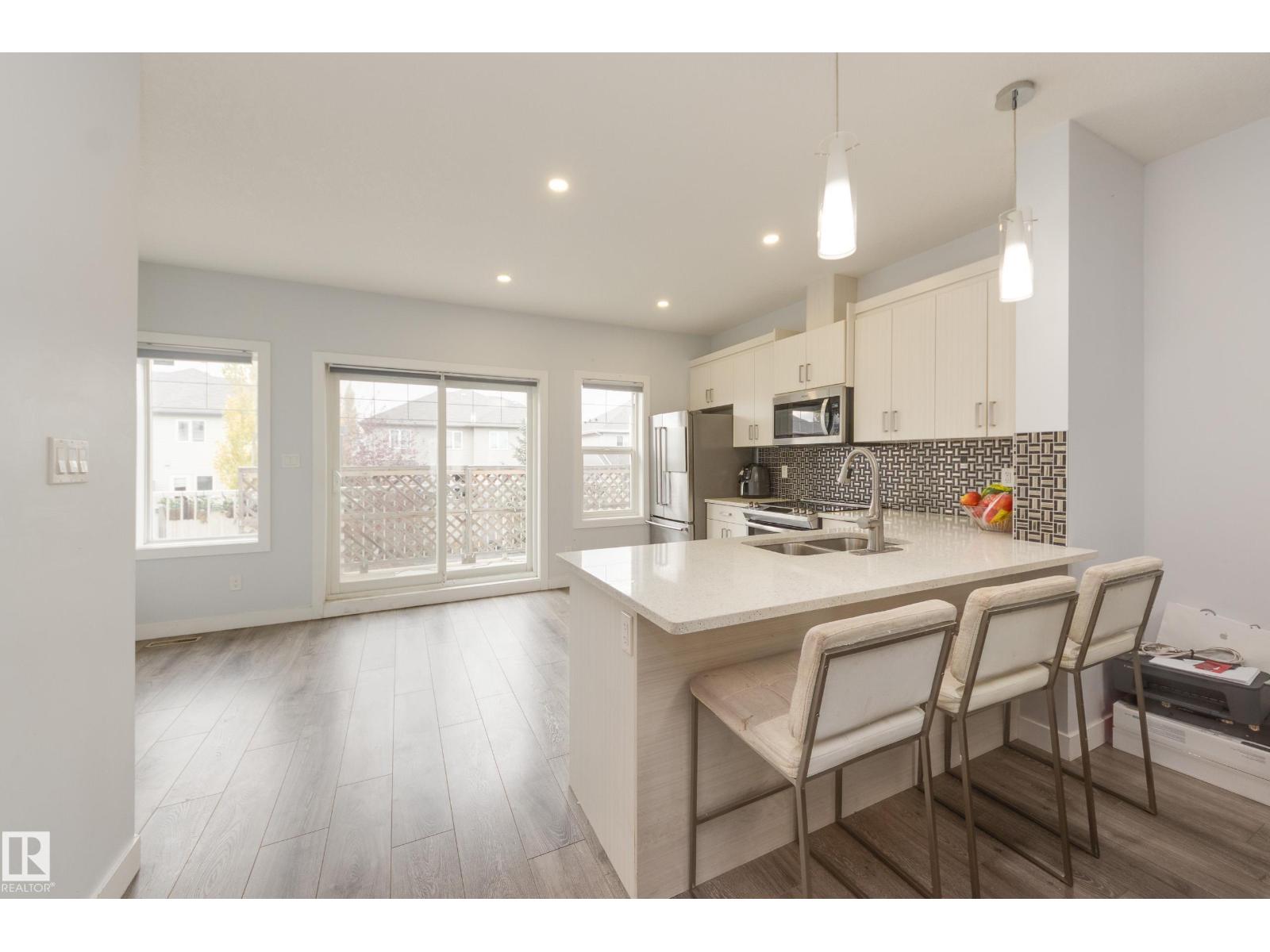 66 723 172 St Sw, Edmonton, Alberta  T6W 1A5 - Photo 2 - E4486365