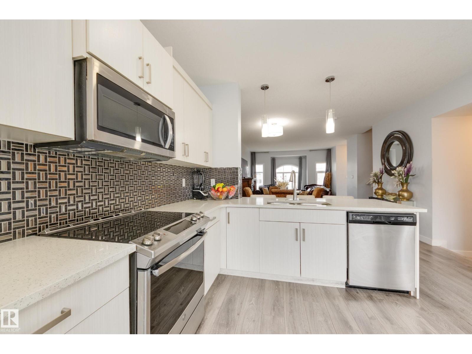 66 723 172 St Sw, Edmonton, Alberta  T6W 1A5 - Photo 3 - E4486365