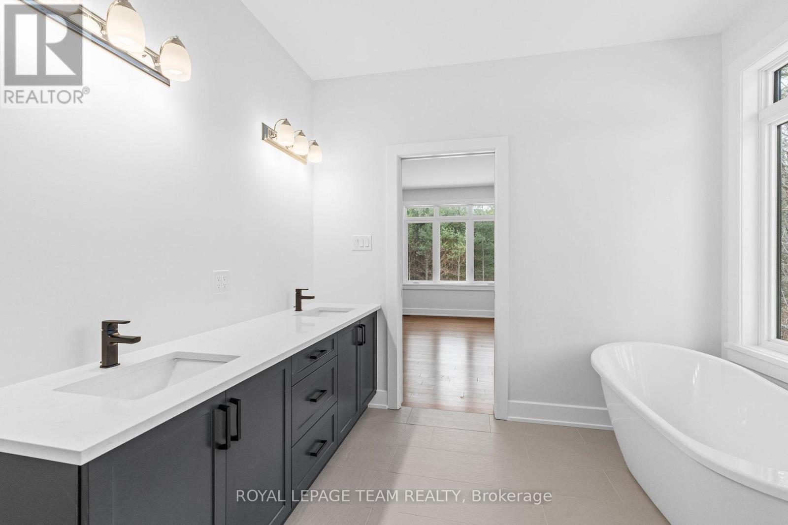 63 Hogan Drive, Mcnab/braeside, Ontario  K7S 0L1 - Photo 24 - X13098886