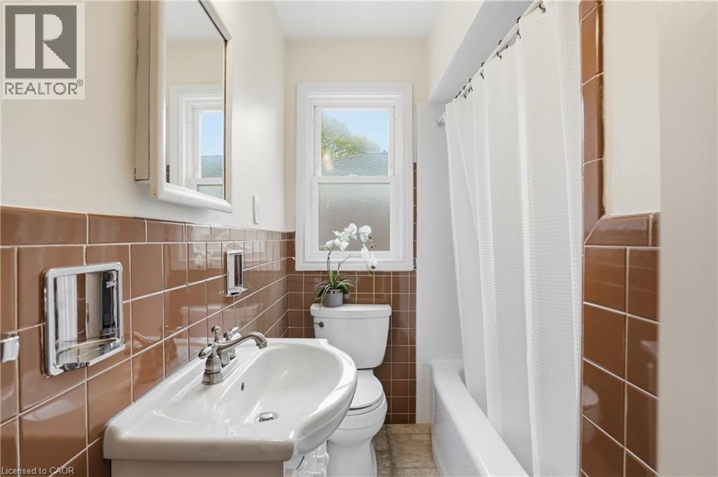 150 West 28th Street, Hamilton, Ontario  L9C 5B2 - Photo 8 - 40828332
