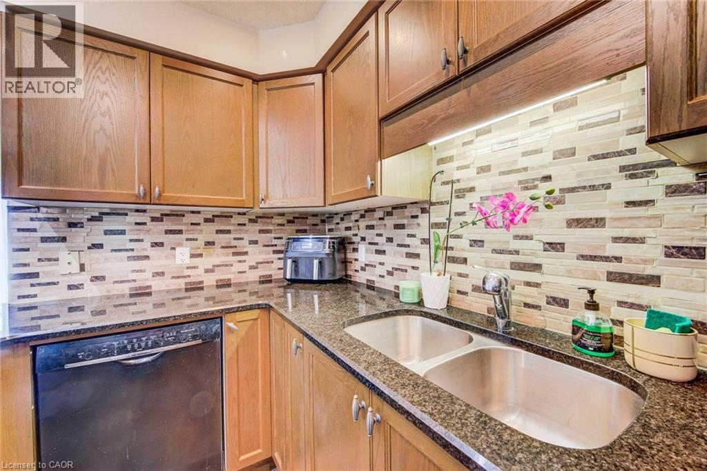 330 Dearborn Boulevard Unit# 7, Waterloo, Ontario  N2J 4Y9 - Photo 15 - 40824124