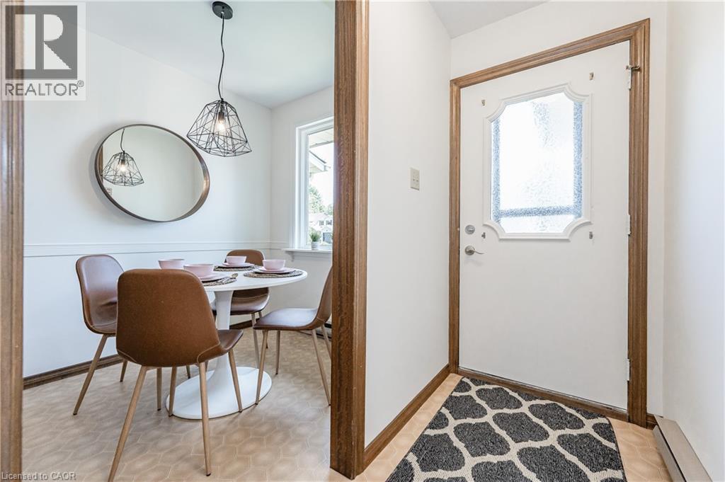 54 Koch Drive, Guelph, Ontario  N1G 4G7 - Photo 2 - 40816437