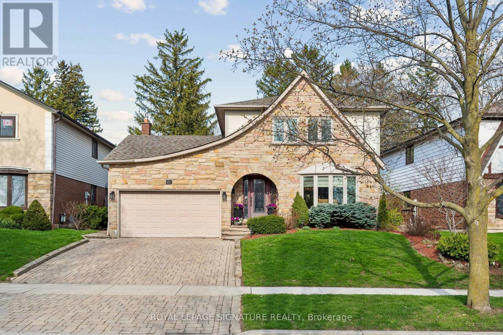 35 RANCHDALE CRESCENT, Toronto, Ontario