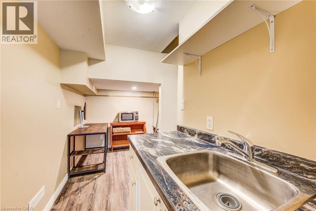 330 Dearborn Boulevard Unit# 7, Waterloo, Ontario  N2J 4Y9 - Photo 38 - 40824124