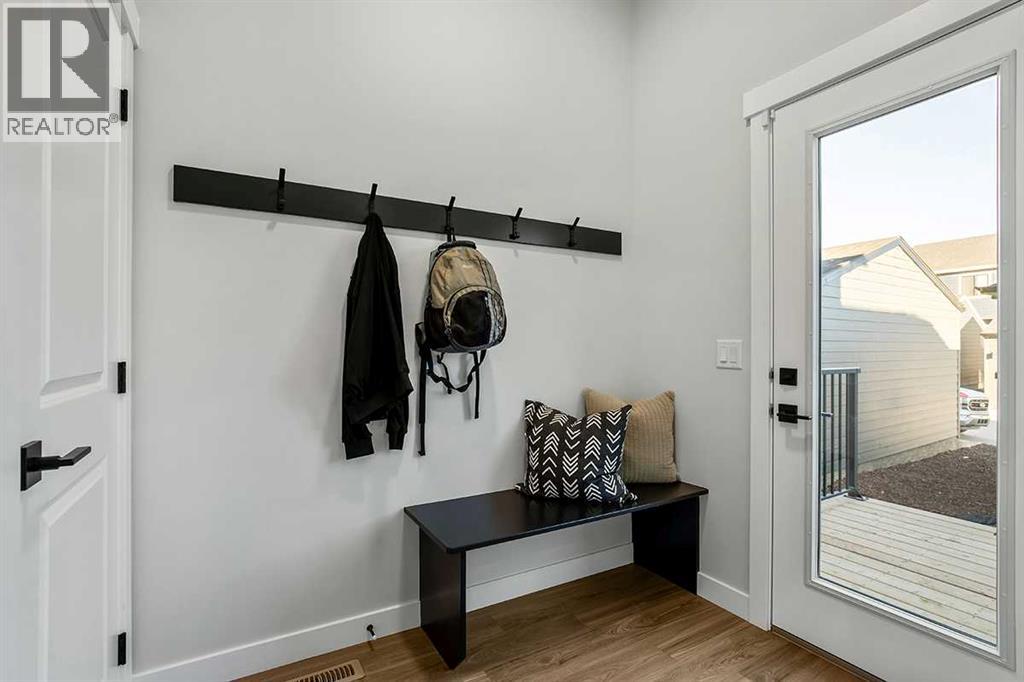 1277 Alpine Avenue SW, Calgary, Alberta  T2Y 0N5 - Photo 5 - A2286847