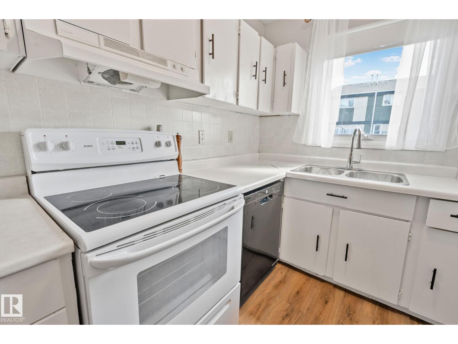 94 Belmead Gardens Gd Nw, Edmonton, Alberta  T5T 1J1 - Photo 10 - E4486368