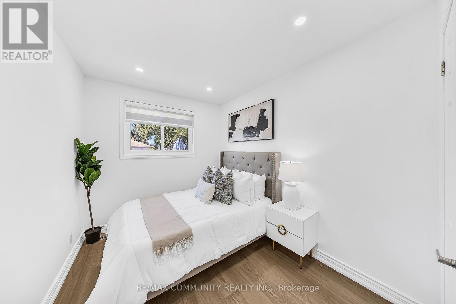 733 Lublin Avenue, Pickering, Ontario  L1W 1Z1 - Photo 11 - E13098932