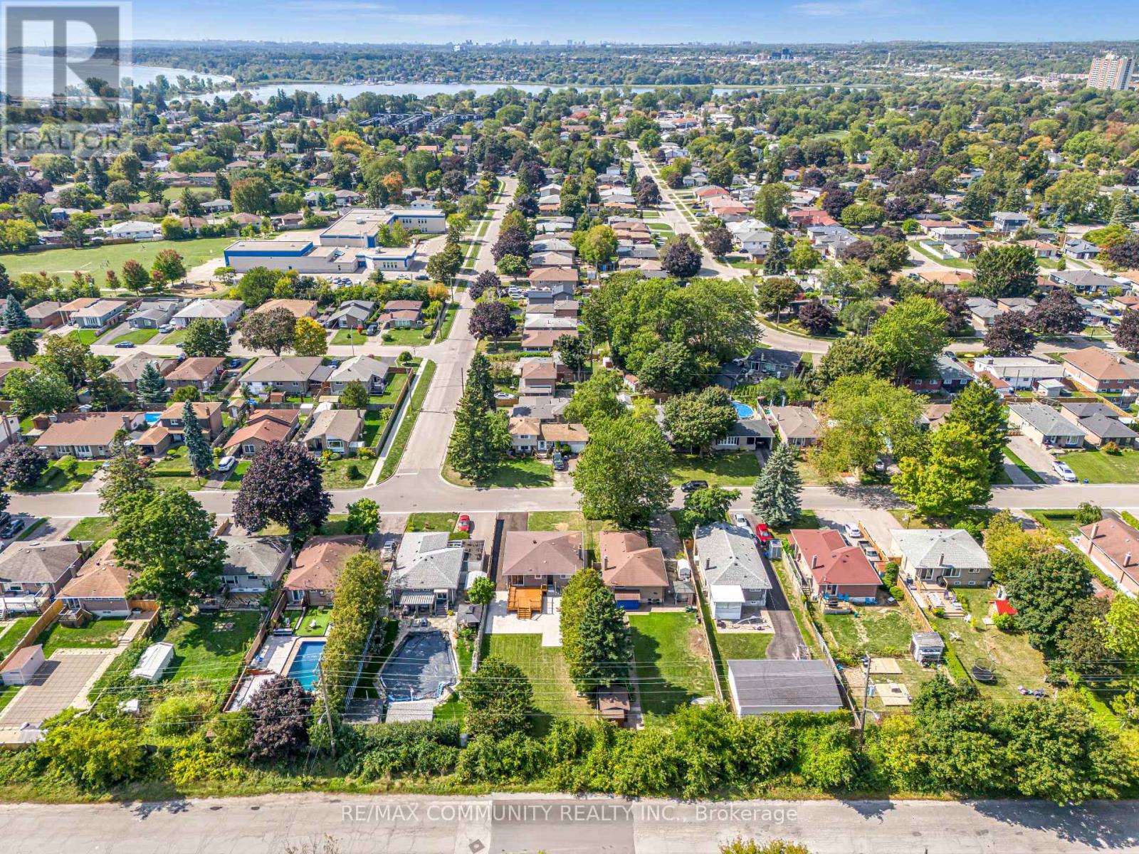 733 Lublin Avenue, Pickering, Ontario  L1W 1Z1 - Photo 17 - E13098932