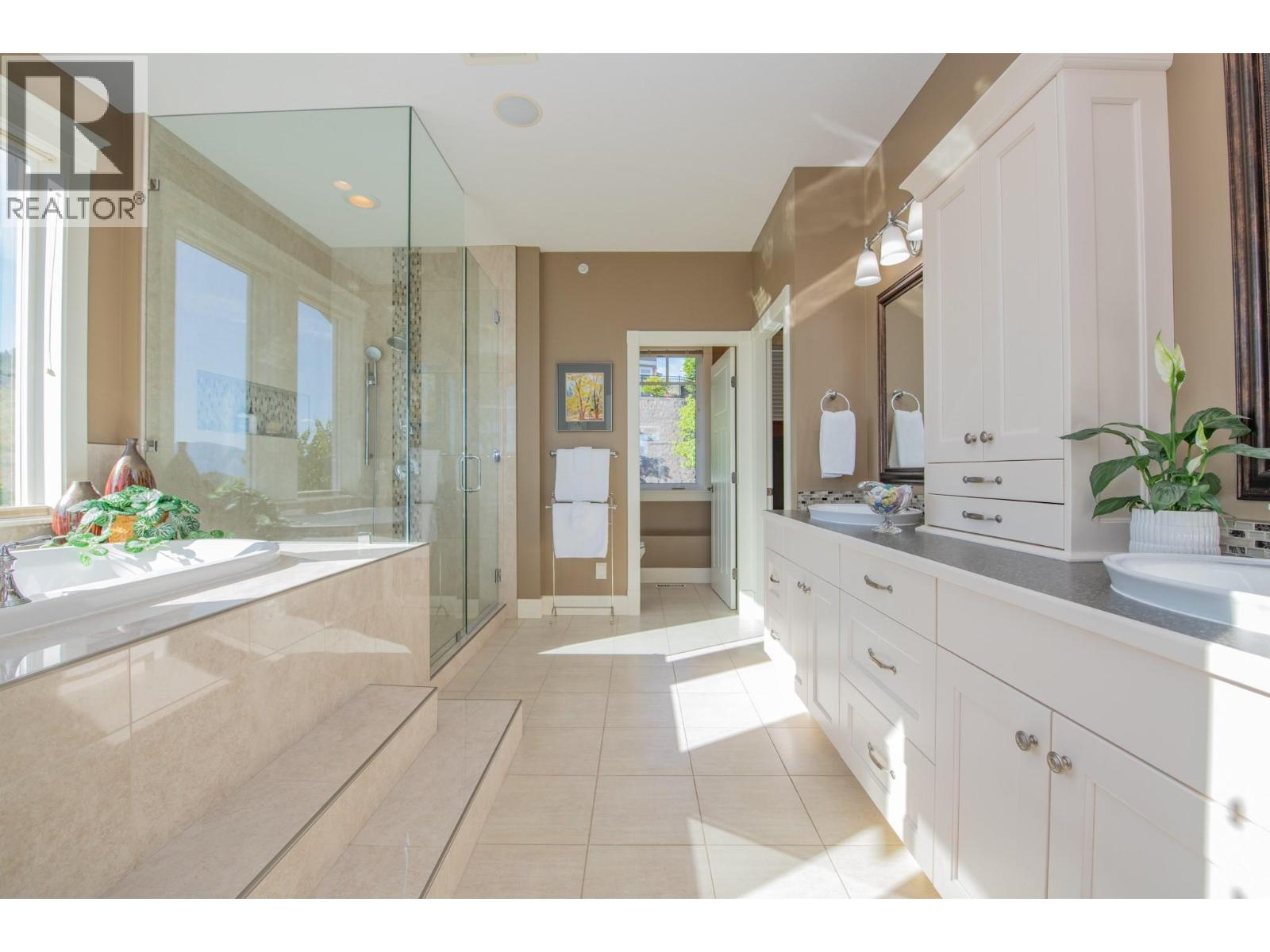 4300 Camelback Way, Vernon, British Columbia  V1T 9W4 - Photo 38 - 10386517