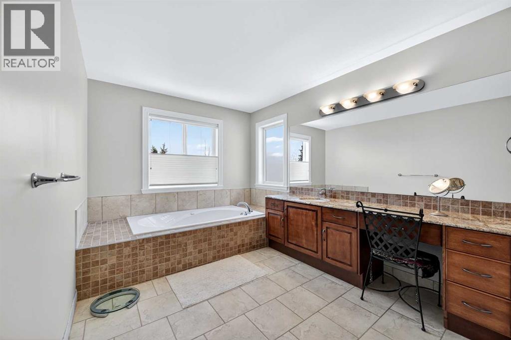 186 Royal Birkdale Crescent Nw, Calgary, Alberta  T3G 5R8 - Photo 27 - A2296974