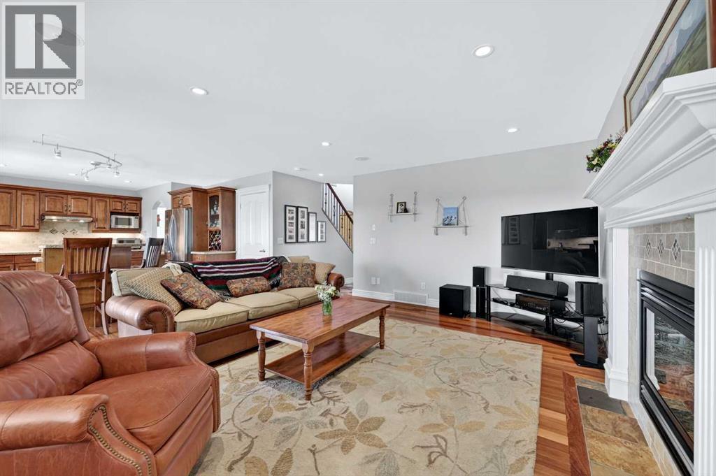 186 Royal Birkdale Crescent Nw, Calgary, Alberta  T3G 5R8 - Photo 10 - A2296974