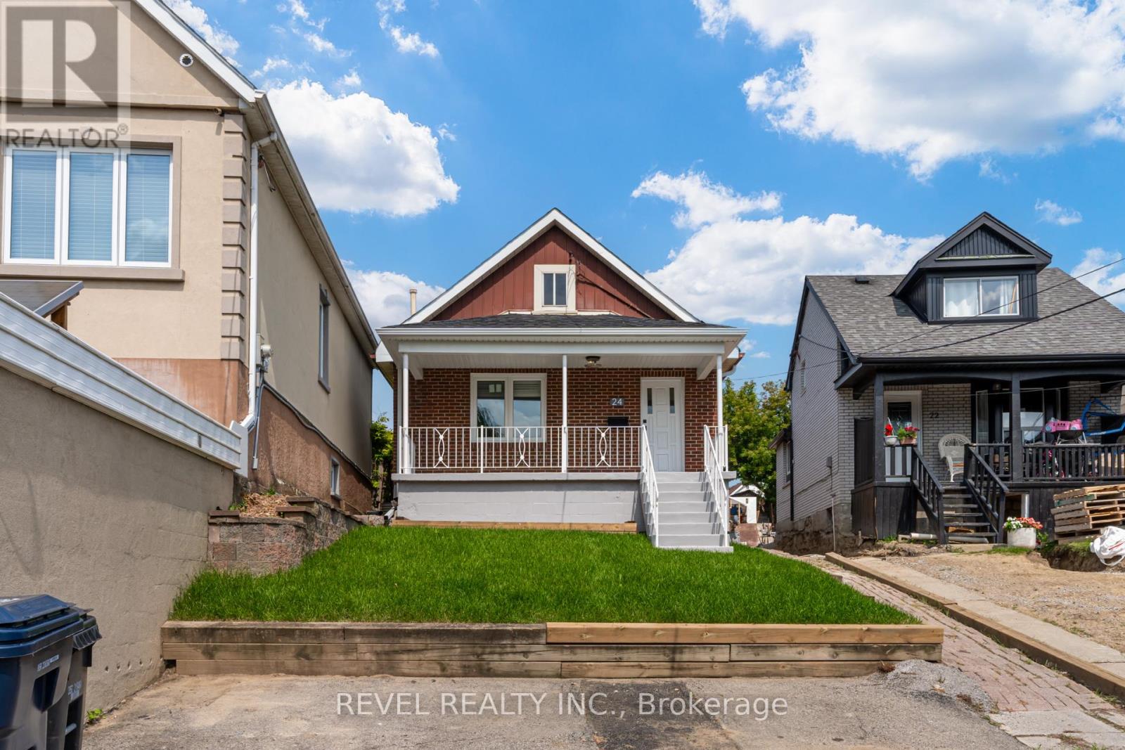 Main - 24 Kenora Crescent, Toronto, Ontario  M6M 1C6 - Photo 1 - W13098890