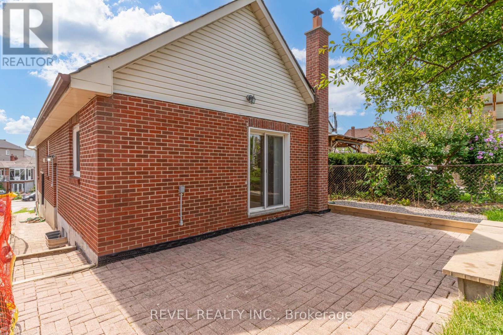 Main - 24 Kenora Crescent, Toronto, Ontario  M6M 1C6 - Photo 14 - W13098890
