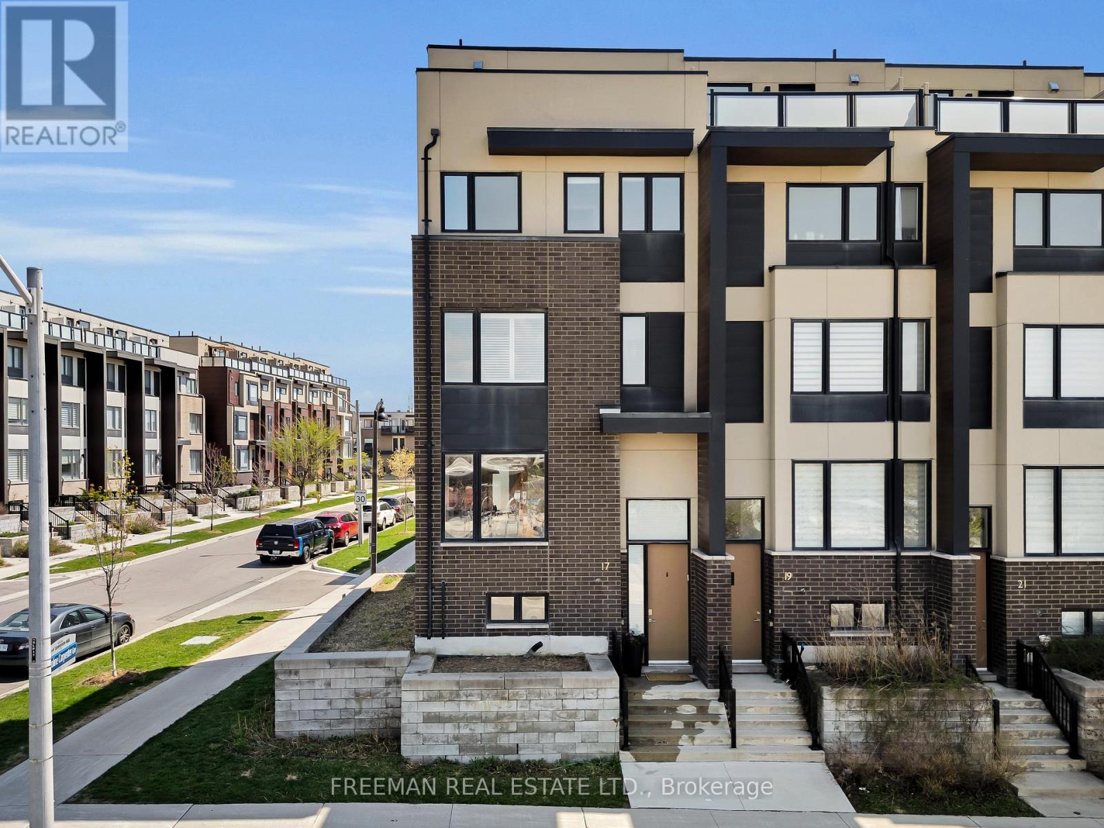 17 LOCUST LODGE GARDENS, Toronto, Ontario