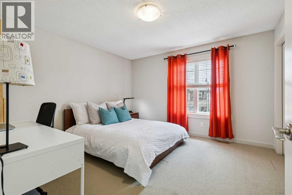 27 Elgin Terrace SE, Calgary, Alberta  T2Z 0B7 - Photo 9 - A2304367