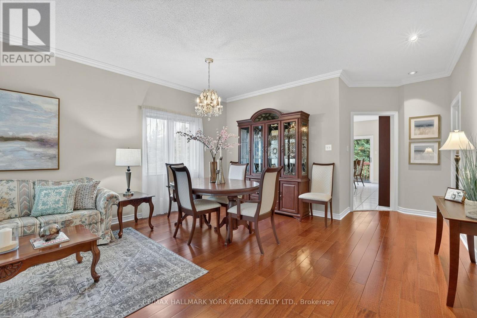 801 Surin Court, Newmarket, Ontario  L3Y 8R3 - Photo 4 - N13089342
