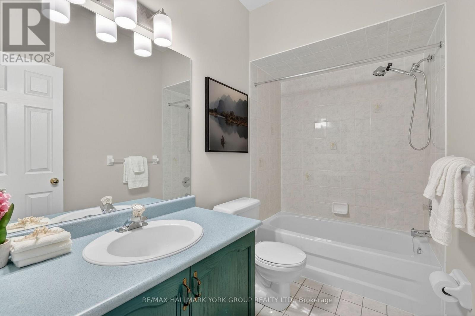 801 Surin Court, Newmarket, Ontario  L3Y 8R3 - Photo 21 - N13089342