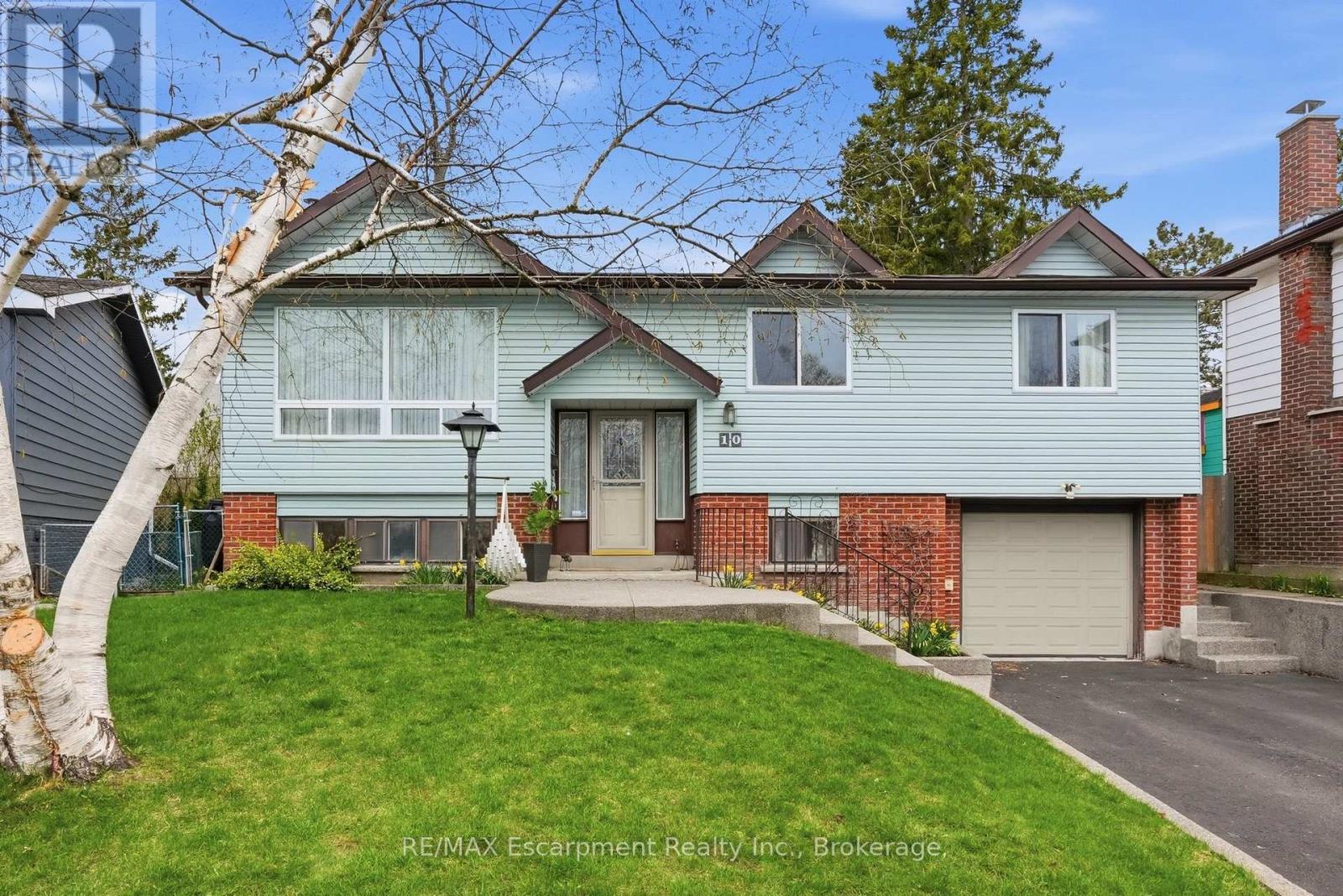 10 FARMINGDALE CRESCENT, barrie (cundles east), Ontario