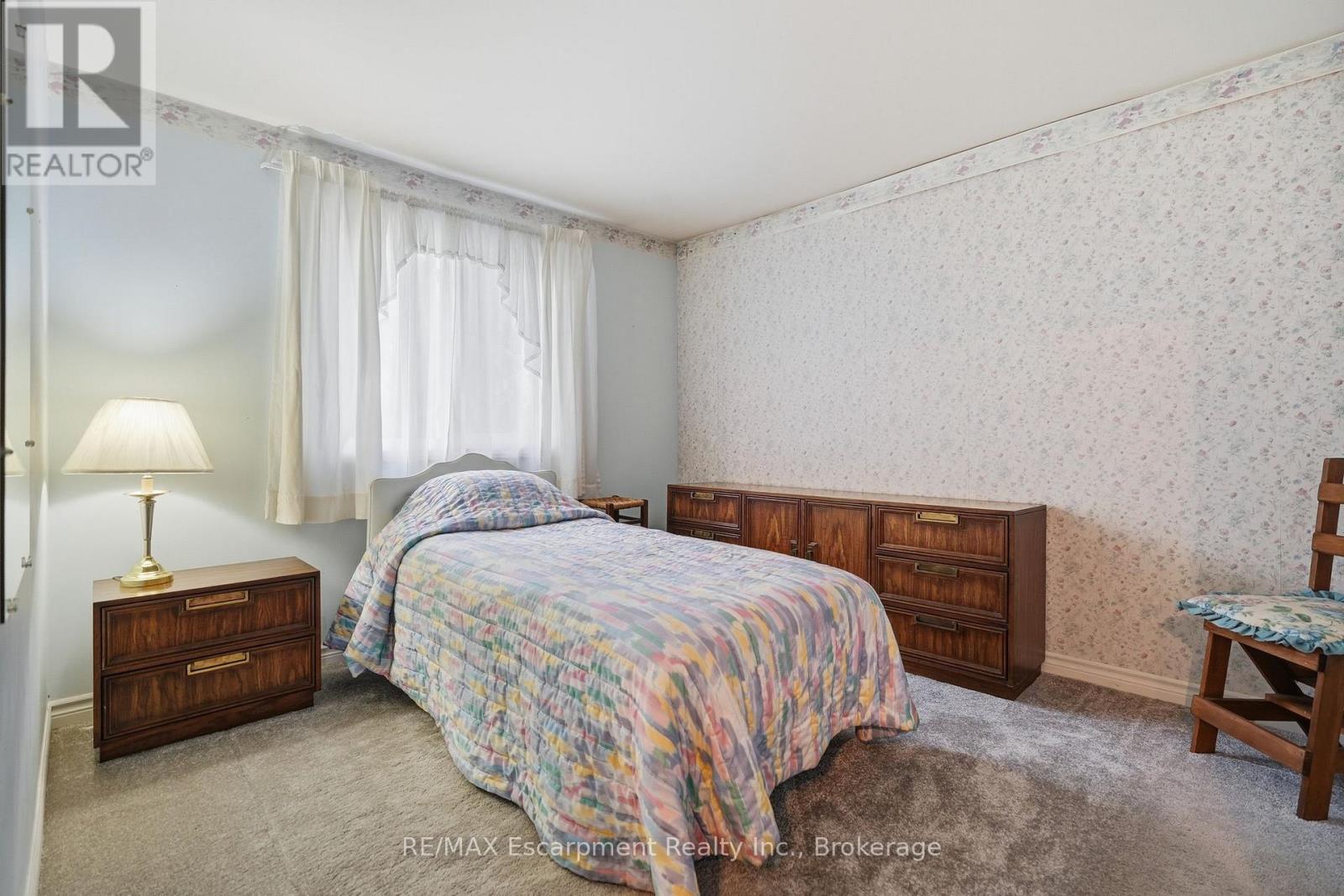 10 Farmingdale Crescent, Barrie (Cundles East), Ontario  L4M 5E5 - Photo 9 - S13098958