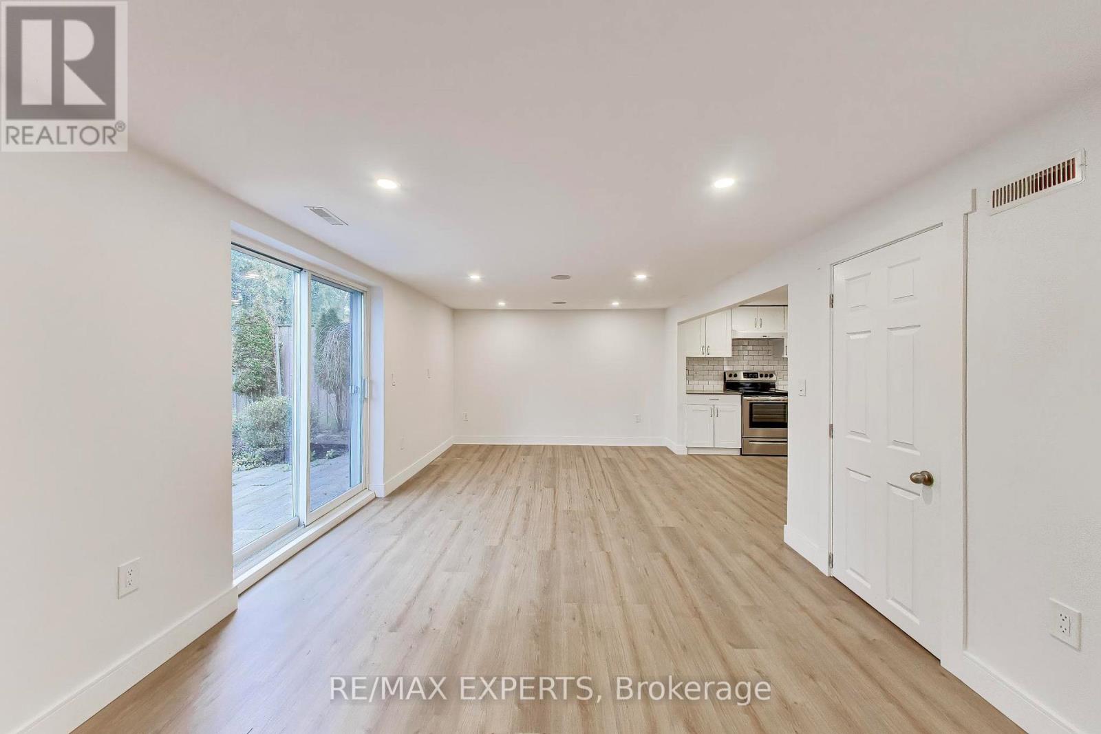 26 Pinedale Drive, Kitchener, Ontario  N2E 1J7 - Photo 33 - X13098950
