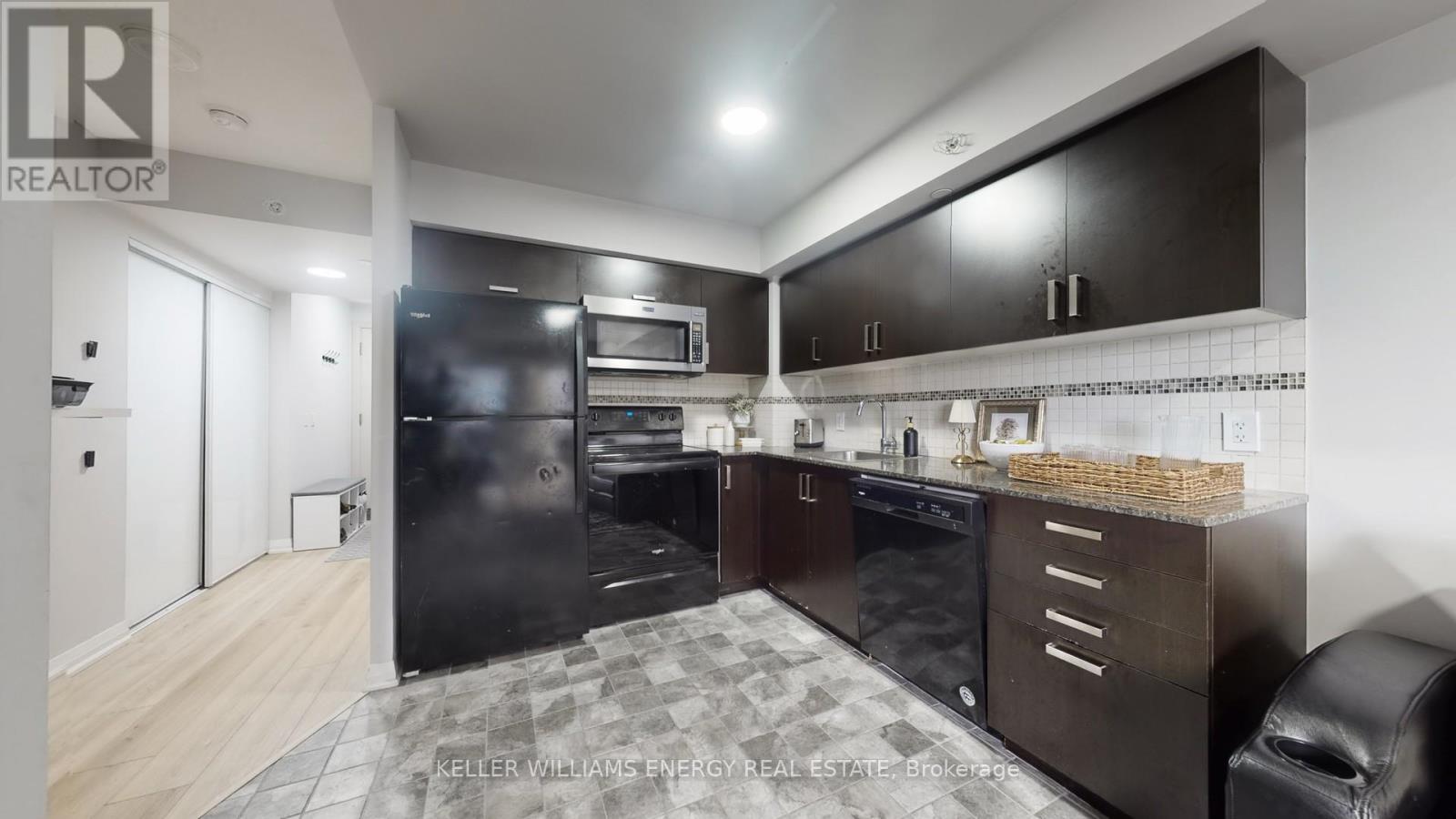 617 - 30 Meadowglen Place, Toronto, Ontario  M1G 0A6 - Photo 5 - E13099042