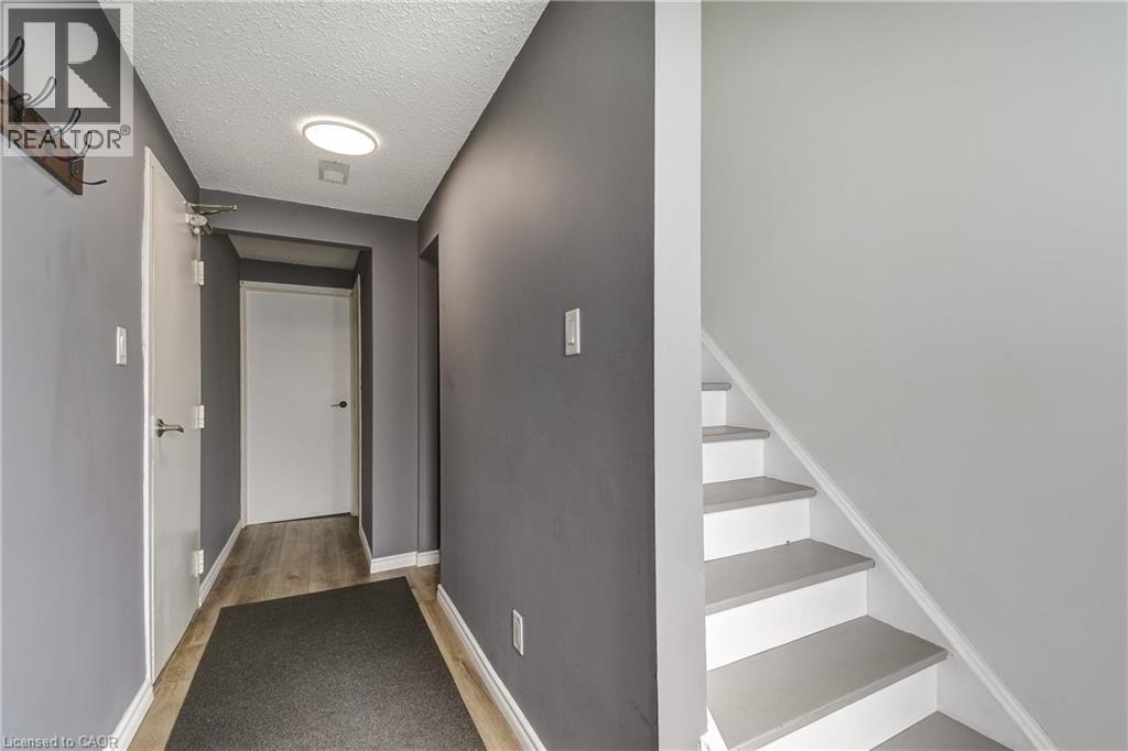 135 Chalmers Street S Unit# 18, Cambridge, Ontario  N1R 6M2 - Photo 3 - 40828265