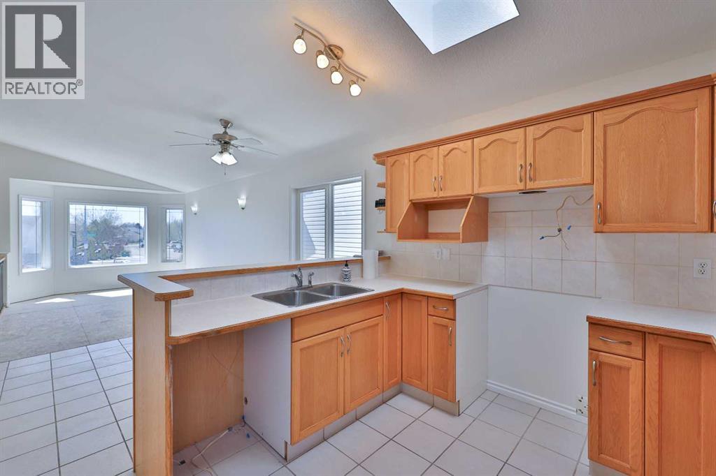 406 Kodiak Boulevard N, Lethbridge, Alberta  T1H 6T6 - Photo 14 - A2306036