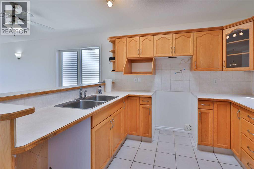 406 Kodiak Boulevard N, Lethbridge, Alberta  T1H 6T6 - Photo 12 - A2306036