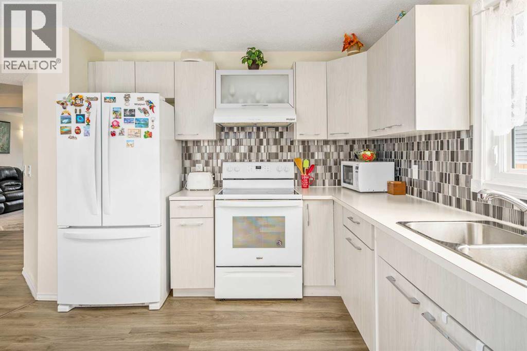 43 Millrise Crescent SW, Calgary, Alberta  T2Y 2H7 - Photo 12 - A2288261