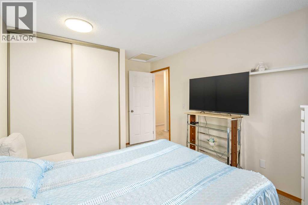 43 Millrise Crescent SW, Calgary, Alberta  T2Y 2H7 - Photo 27 - A2288261