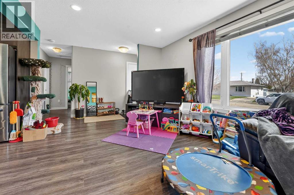 1112 28a Street S, Lethbridge, Alberta  T1K 2W7 - Photo 7 - A2306480