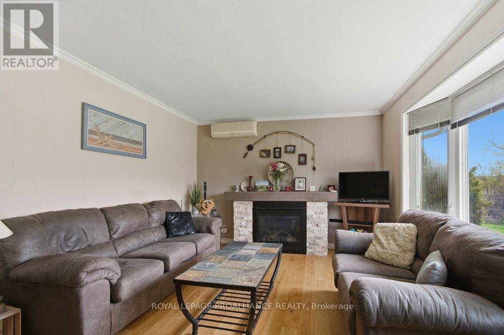86 Store Street, Quinte West, Ontario  K8V 4J2 - Photo 12 - X13099038