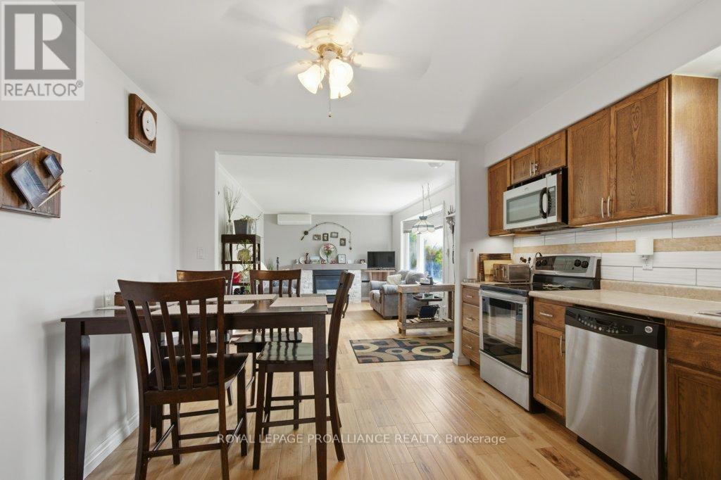 86 Store Street, Quinte West, Ontario  K8V 4J2 - Photo 17 - X13099038