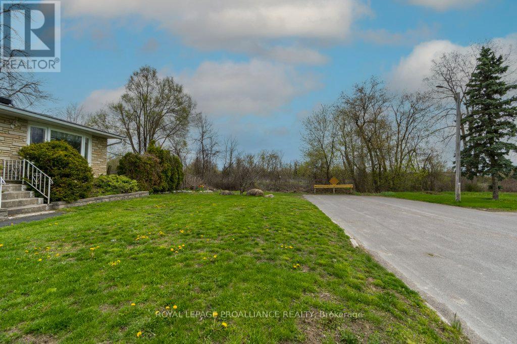 86 Store Street, Quinte West, Ontario  K8V 4J2 - Photo 33 - X13099038