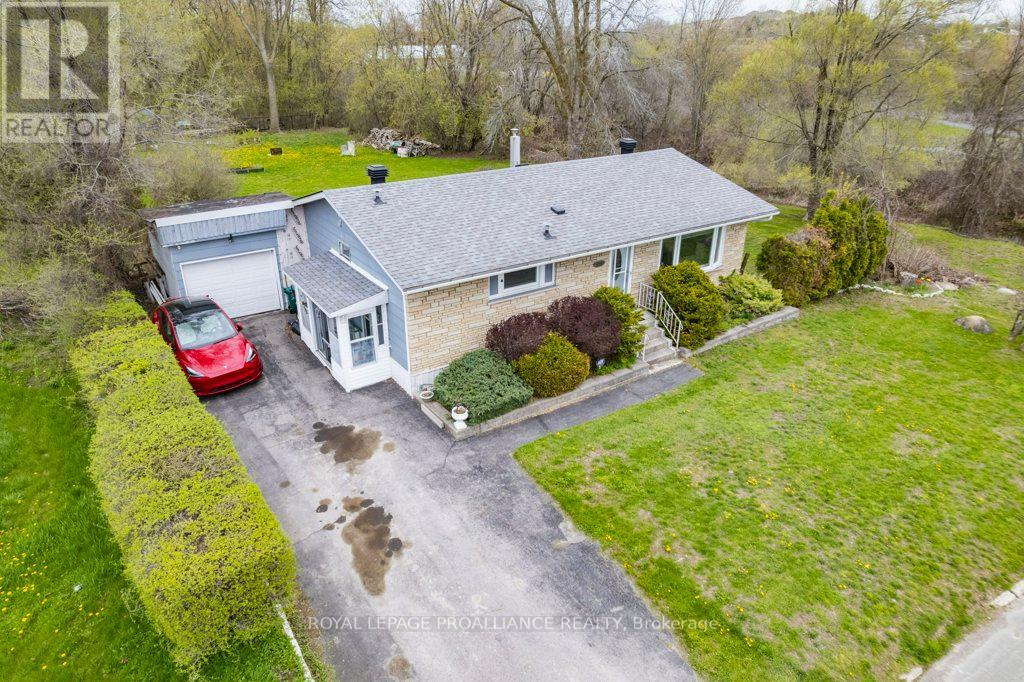 86 Store Street, Quinte West, Ontario  K8V 4J2 - Photo 4 - X13099038