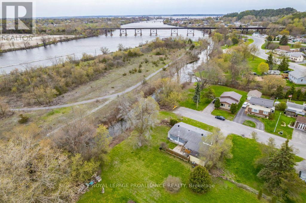 86 Store Street, Quinte West, Ontario  K8V 4J2 - Photo 8 - X13099038