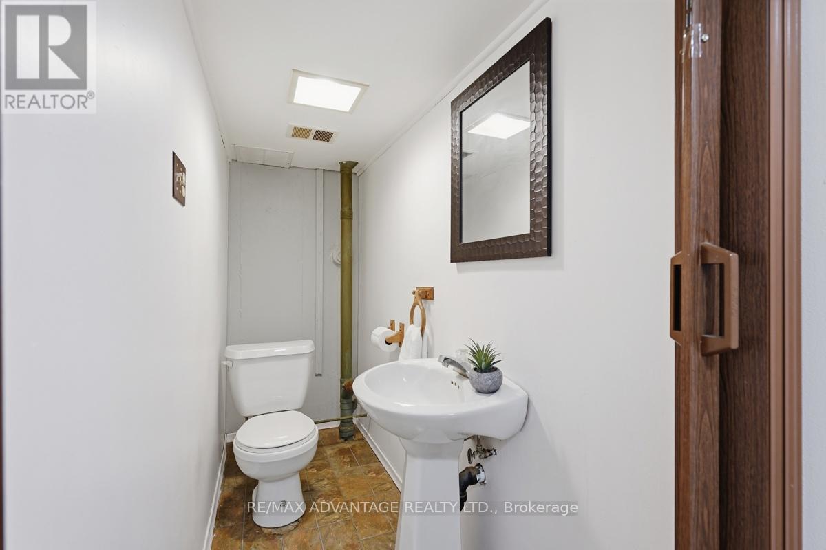 937 Luxton Drive, London North, Ontario  N6H 3E1 - Photo 38 - X13099050