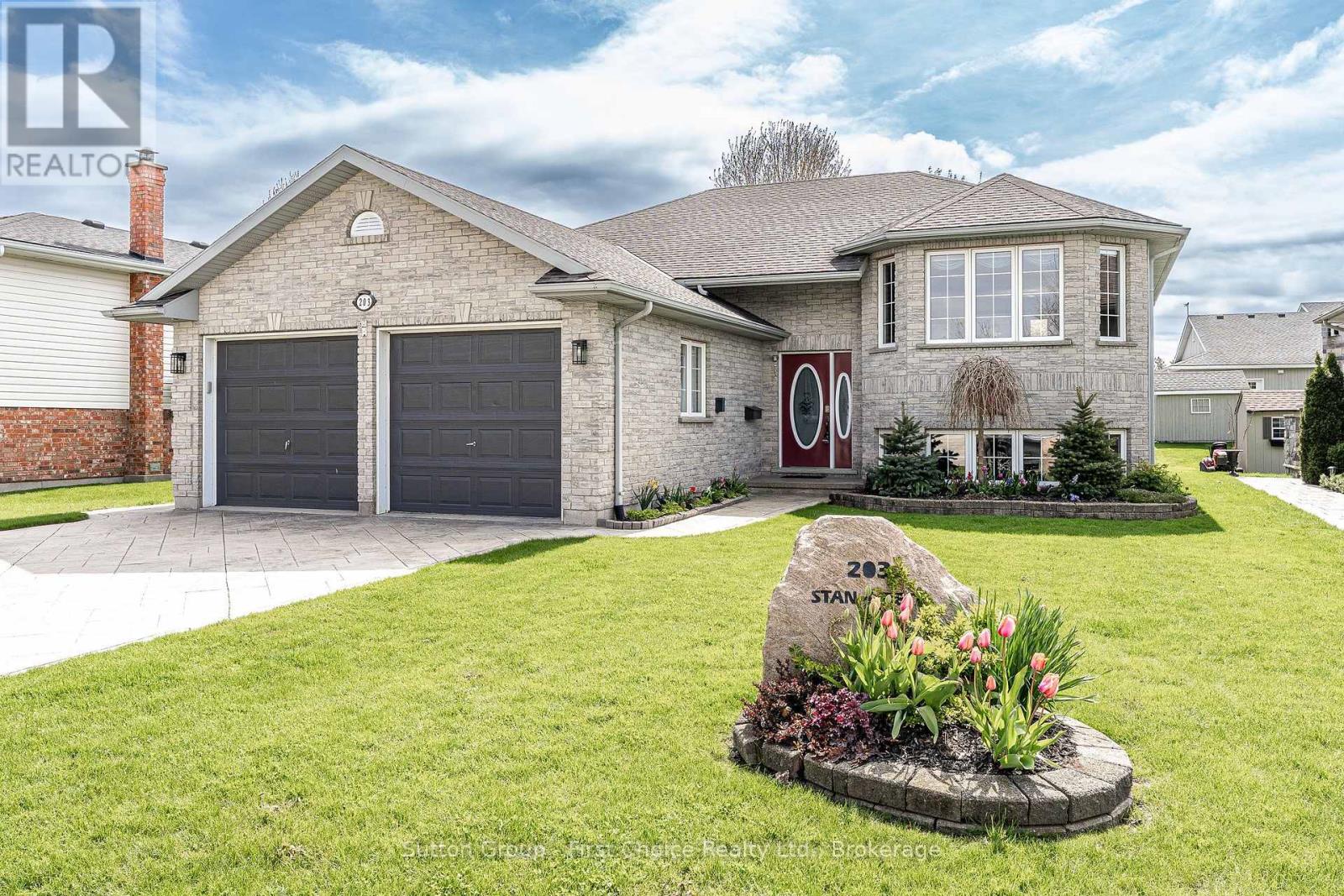203 Wimpole Street, West Perth, Ontario  N0K 1N0 - Photo 2 - X13099068