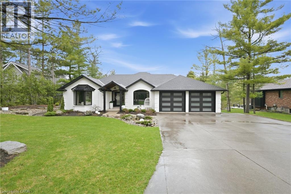 10118 JOHN Street, Grand Bend, Ontario