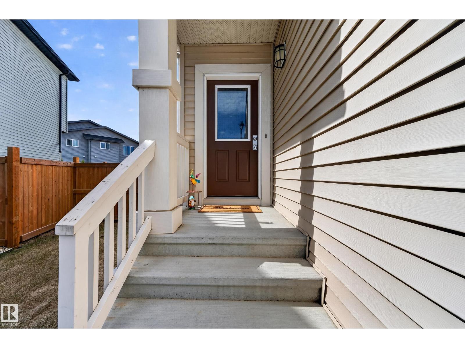 934 Berg Pl, Leduc, Alberta  T9E 1J6 - Photo 2 - E4486376