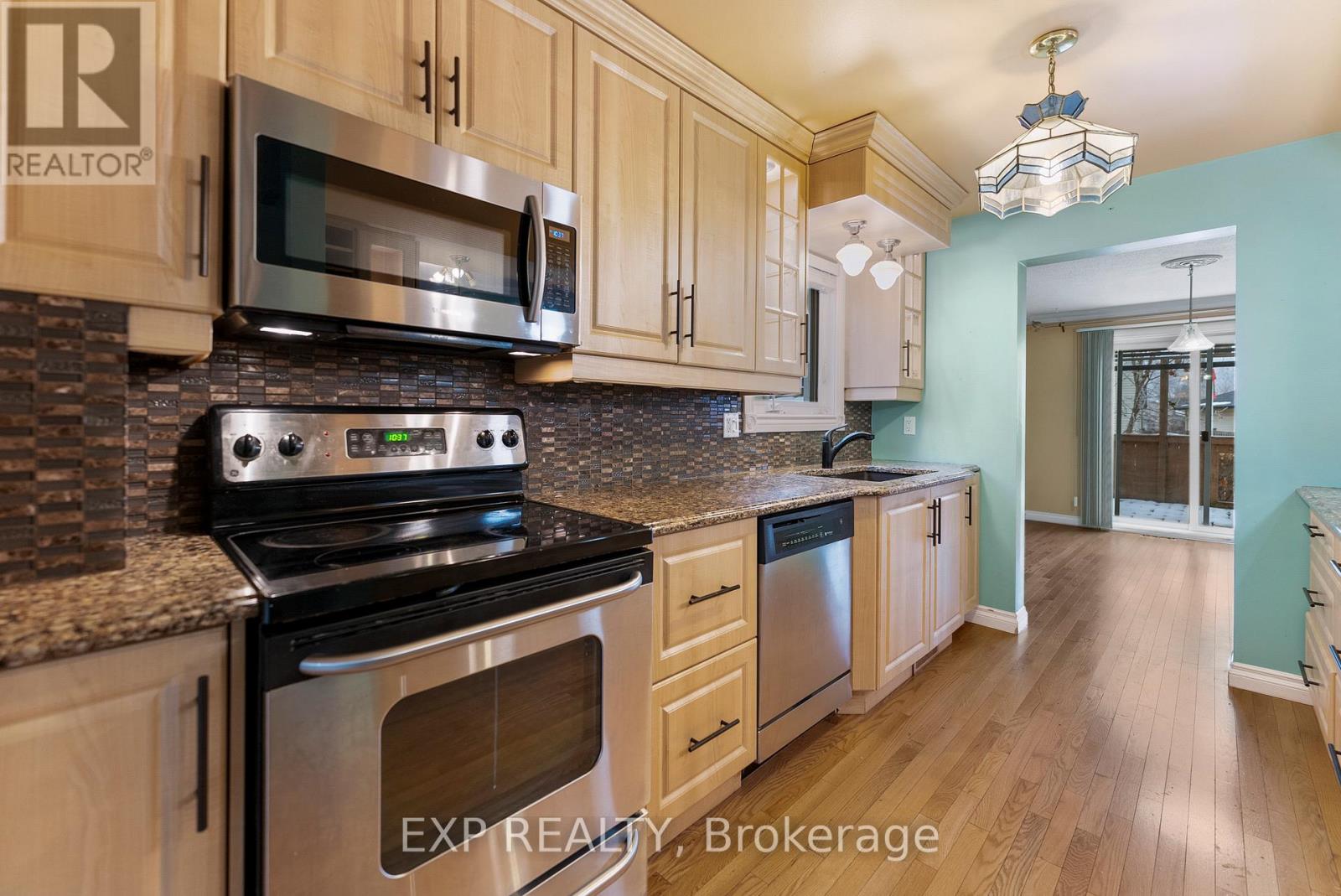1626 Prestwick Drive, Ottawa, Ontario  K1E 2Y1 - Photo 8 - X13098984